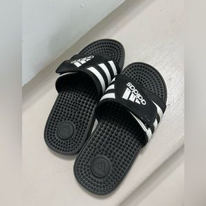 Kids Adidas slides size youth 2.  Good used condition.